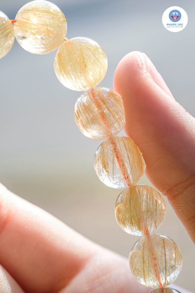 Top 5 công dụng phong thủy của Thạch Anh Tóc Vàng đem lại cho người đeo 3 thạch anh tóc vàng