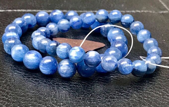 vong da kyanite cho nguoi menh thuy