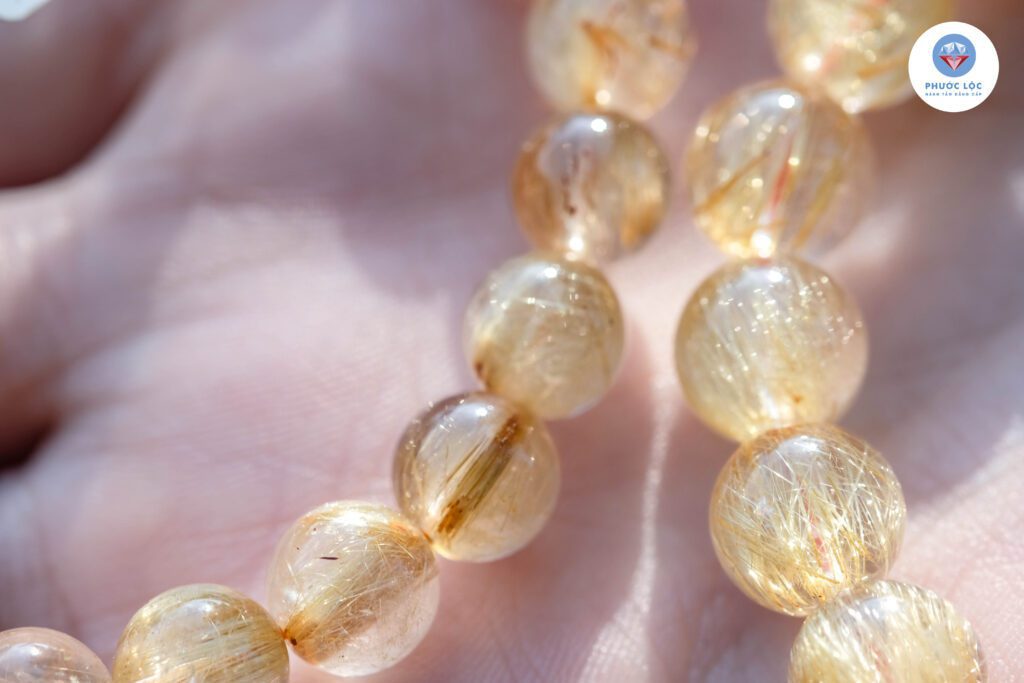 Chọn Thạch Anh Tóc theo mệnh: Gợi ý màu hợp từng mệnh Kim – Mộc – Thủy – Hỏa – Thổ 1 thạch anh tóc