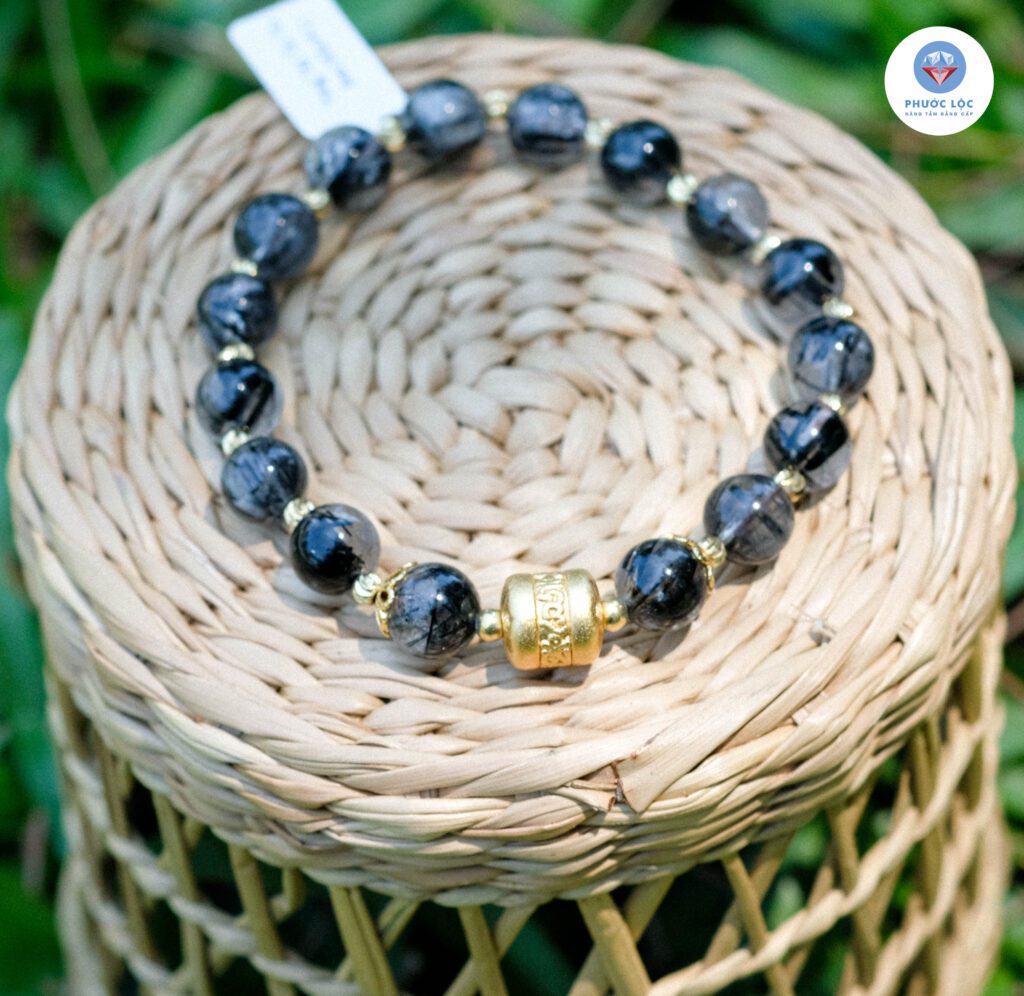 Chọn Thạch Anh Tóc theo mệnh: Gợi ý màu hợp từng mệnh Kim – Mộc – Thủy – Hỏa – Thổ 4 thạch anh tóc đen