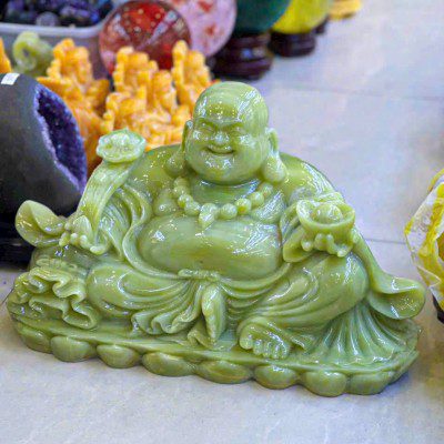 Khám Phá Sức Mạnh Phong Thủy Từ Tượng Đá Ngọc Xanh 3 tuong da ngoc anh 4