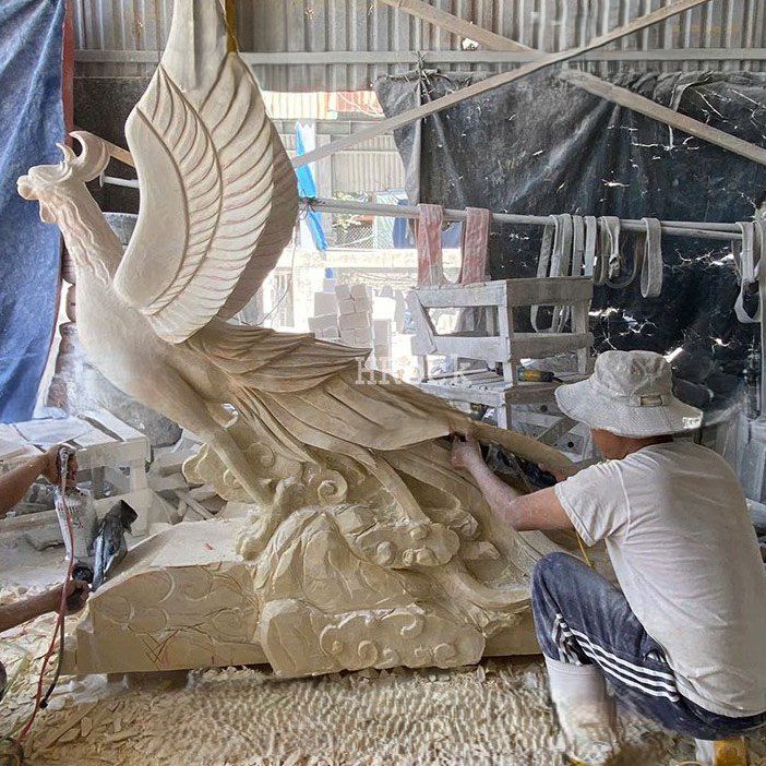 Tượng Phượng Hoàng Đá – Ý Nghĩa Phong Thủy Và Công Dụng Thực Tế Trong Nhà & Văn Phòng 4 phuong hoang lua bang da dieu khac