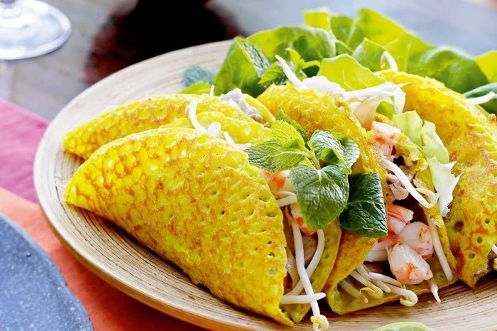 Bánh xèo Đà Nẵng thơm ngon nức tiếng đặc sản địa phương gần Ngũ Hành Sơn