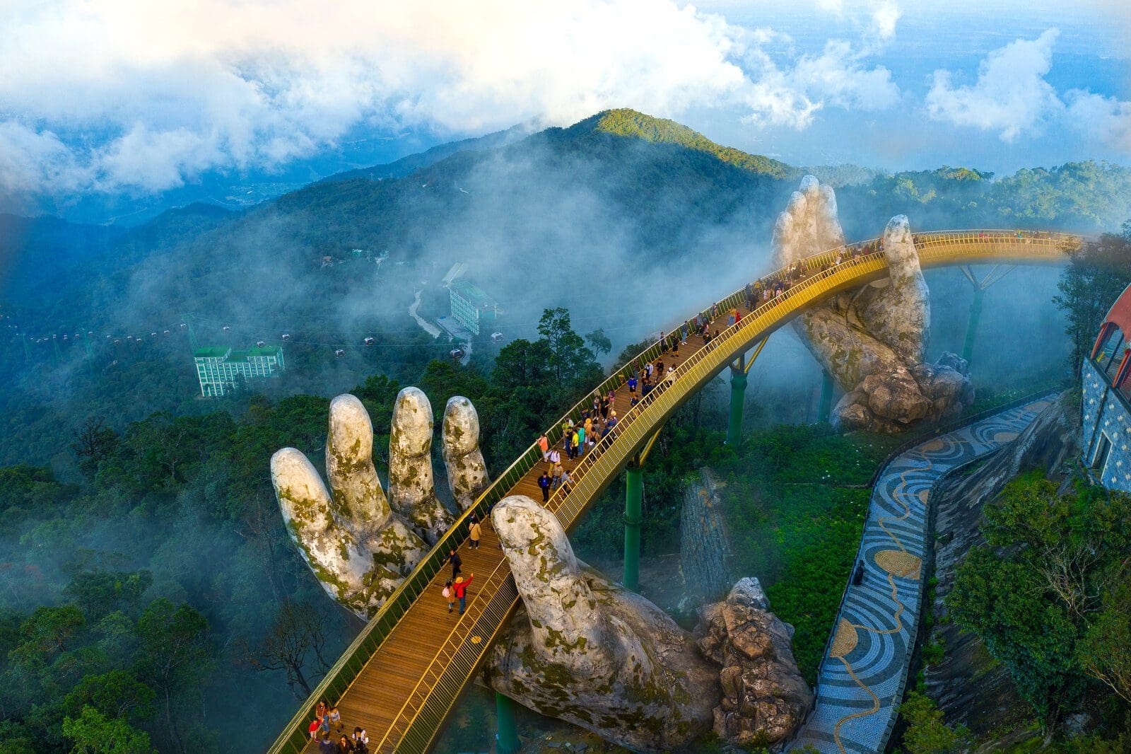 Cầu vàng Bà Nà Hills Đà Nẵng