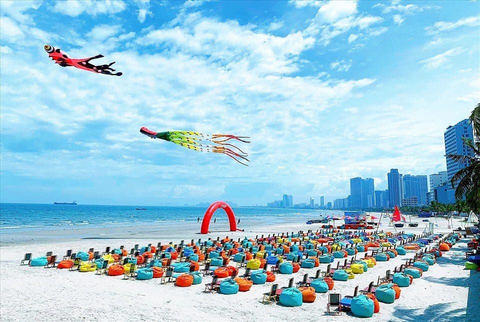 Hoạt động thả diều trên biển Đà Nẵng mùa hè - Trải nghiệm thú vị cho du khách