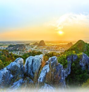 Toàn cảnh 5 ngọn núi Ngũ Hành Sơn Di tích quốc gia đặc biệt Đà Nẵng