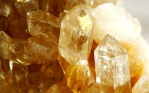 Đá vụn thạch anh vàng phong thủy Phước Lộc Đà Nẵng
