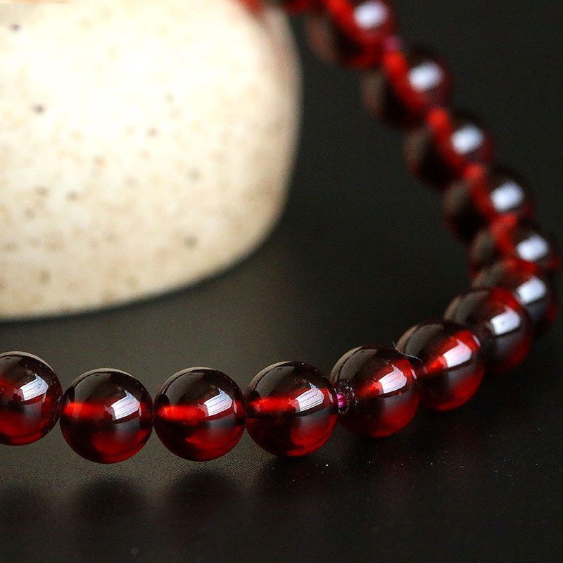 vòng tay đá garnet phong thuỷ Phước Lộc